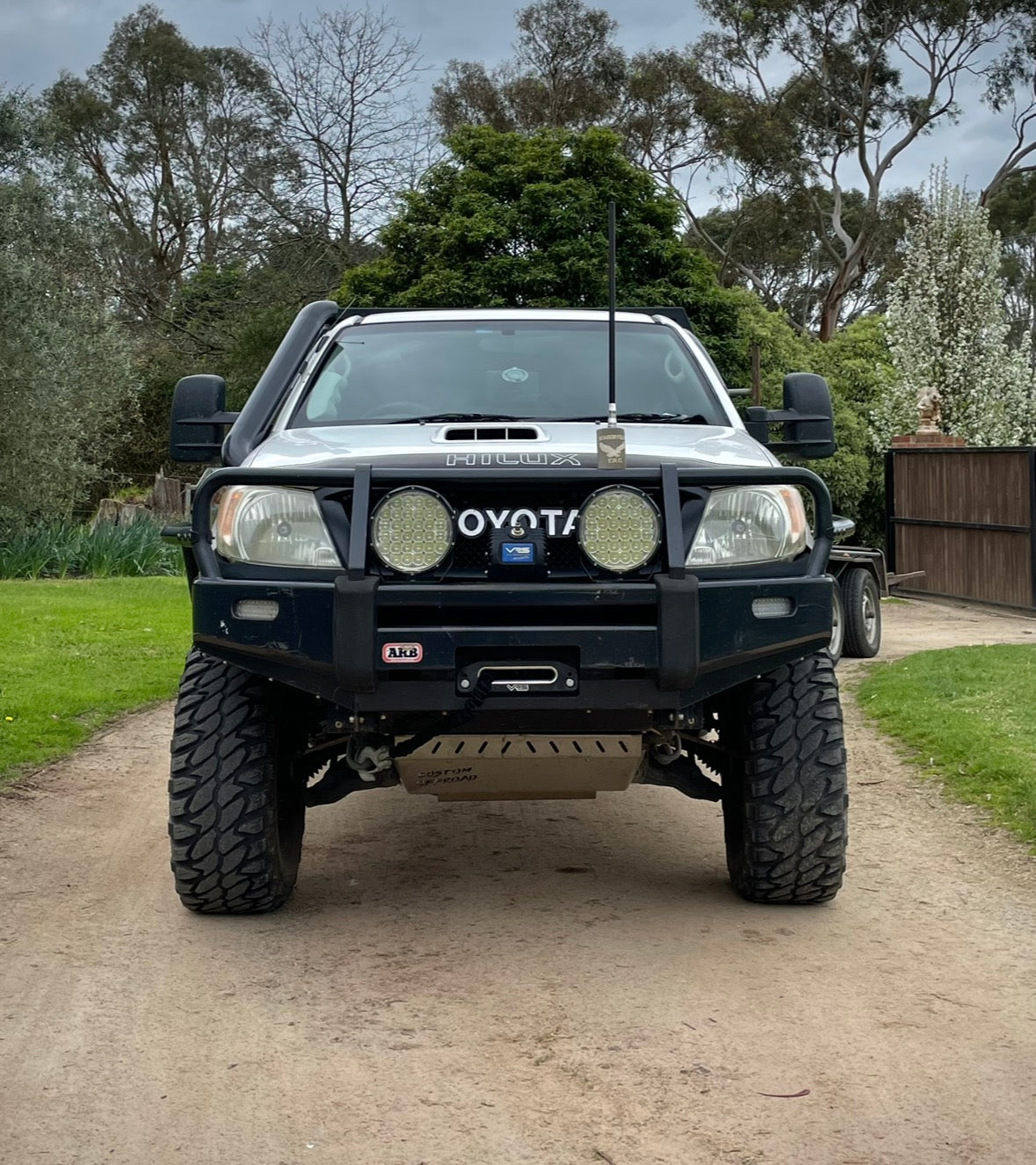 Toyota Hilux N70 Grill